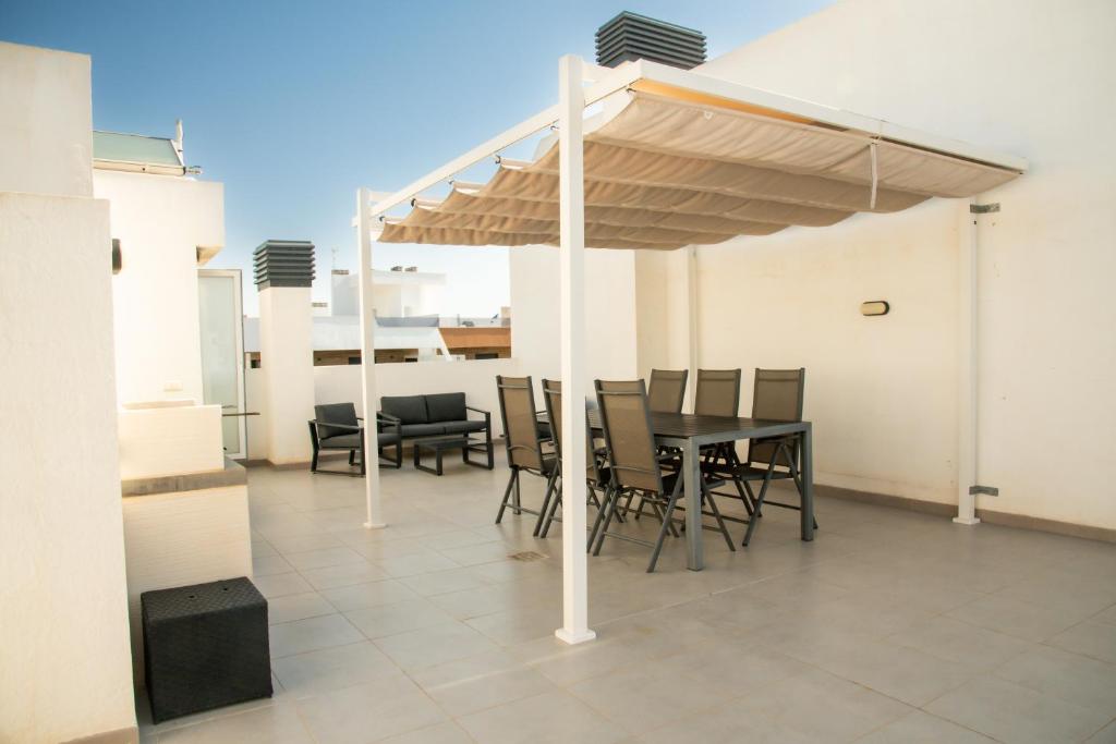 Sunny Solarium & Terrace